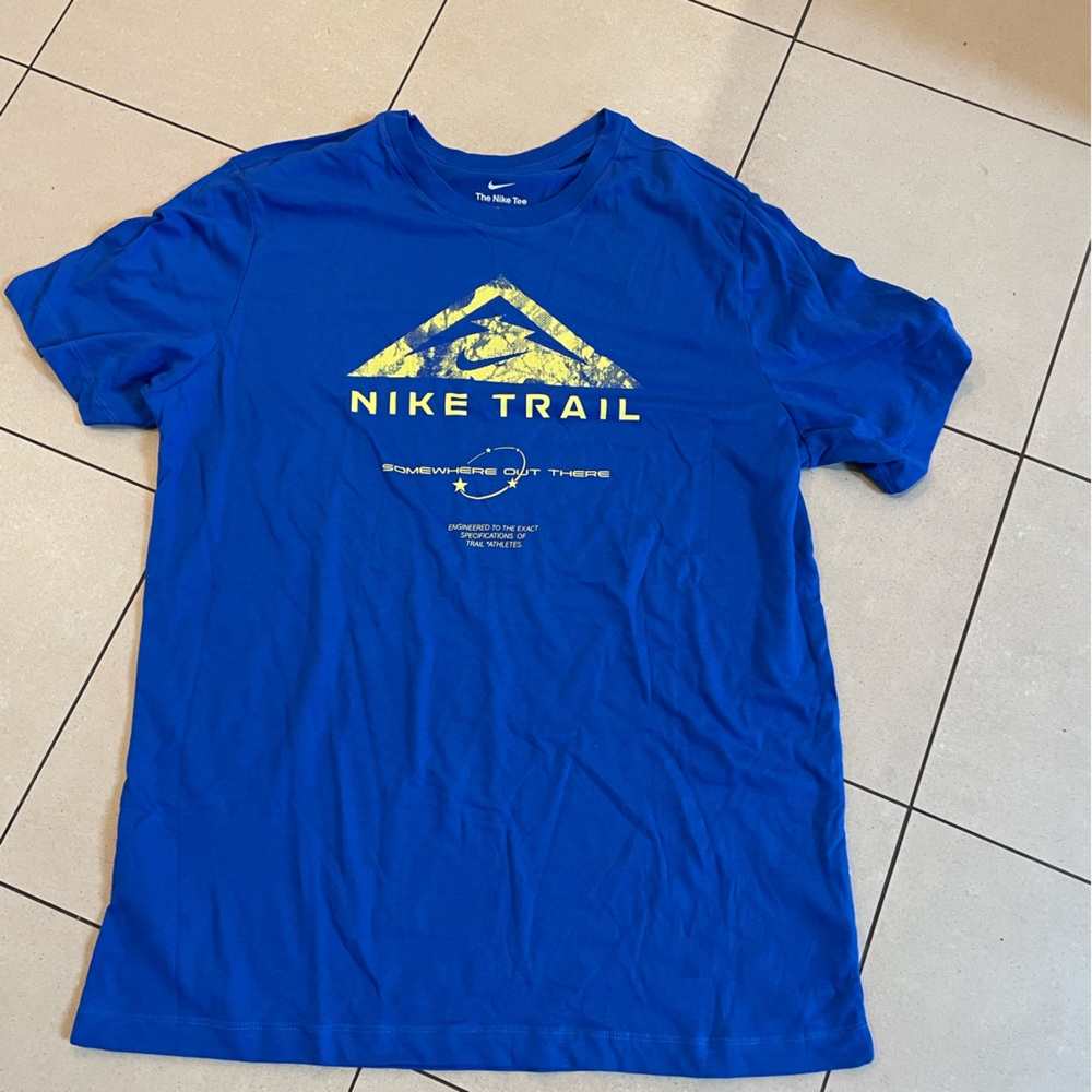 Nike Mens Large DriFit tshirt / cotton/polyester mix
